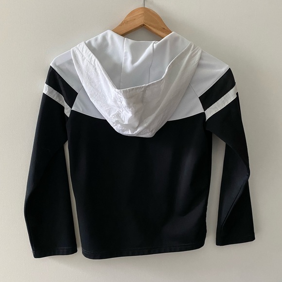 Nike kids sport jacket - Picture 2 of 3